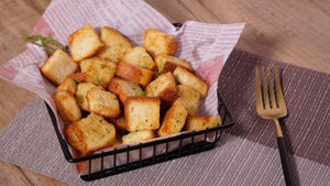 Air Fryer Garlic Croutons | ULTREAN